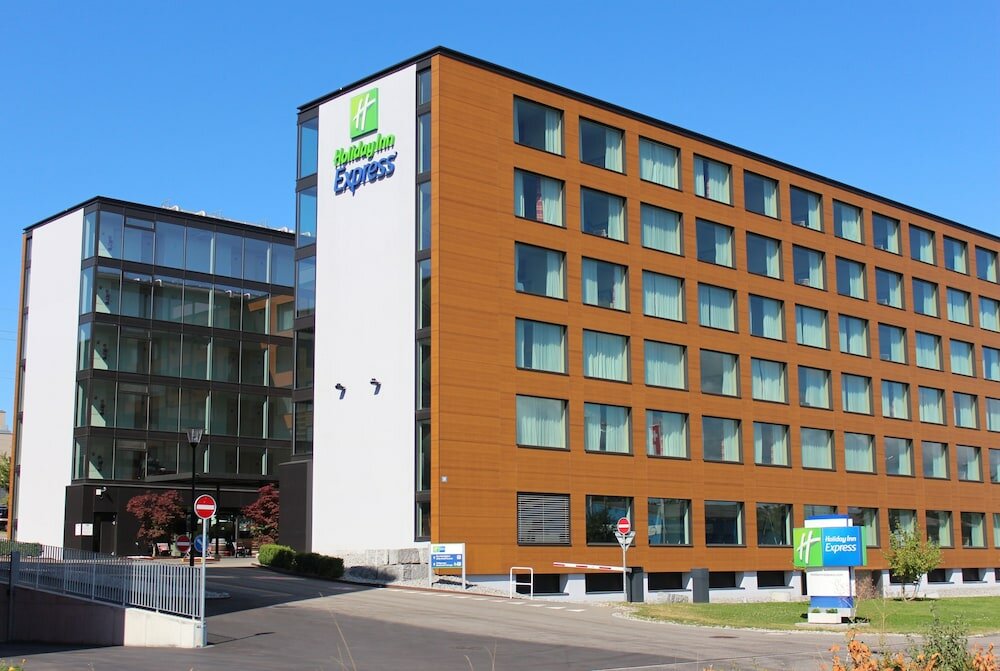 Park Inn Zurich Airport Rümlang Switzerland www.mobypark.com